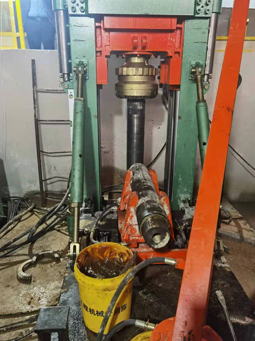 反井鉆機(jī) 反井鉆機(jī)